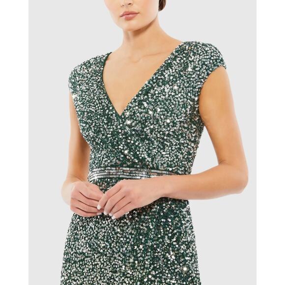 Mac Duggal 5489 Green Sequin Gown NWT Size 6 - Picture 3 of 13